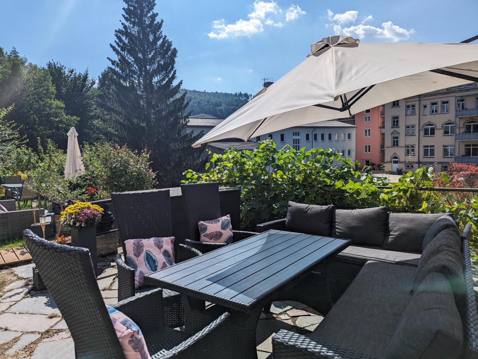 Hw2B - Urlaubsmagie - Wohlfuehlwohnung Mit Balkon, Pool, Sauna & Terrasse Sebnitz Exterior photo