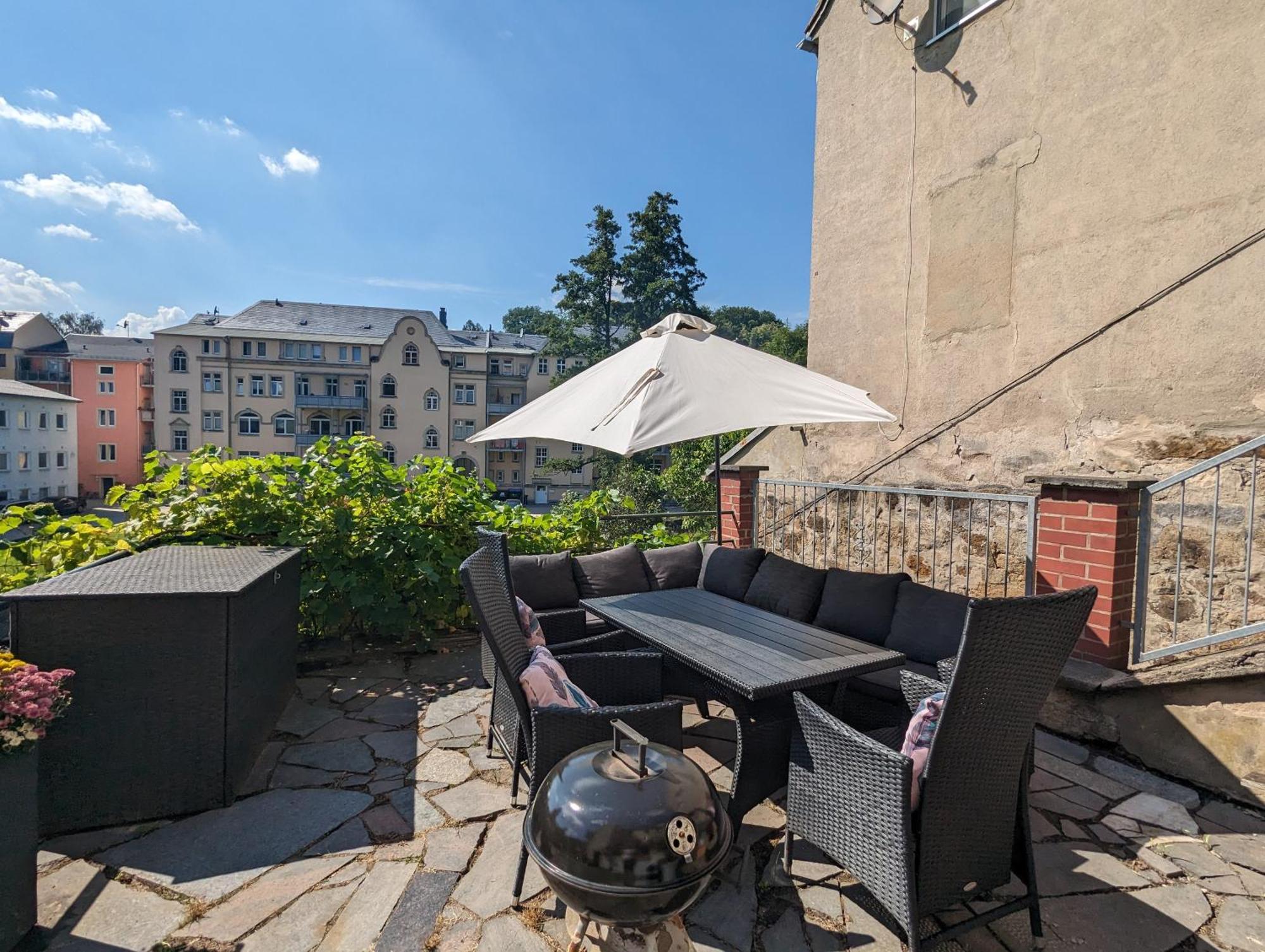 Hw2B - Urlaubsmagie - Wohlfuehlwohnung Mit Balkon, Pool, Sauna & Terrasse Sebnitz Exterior photo