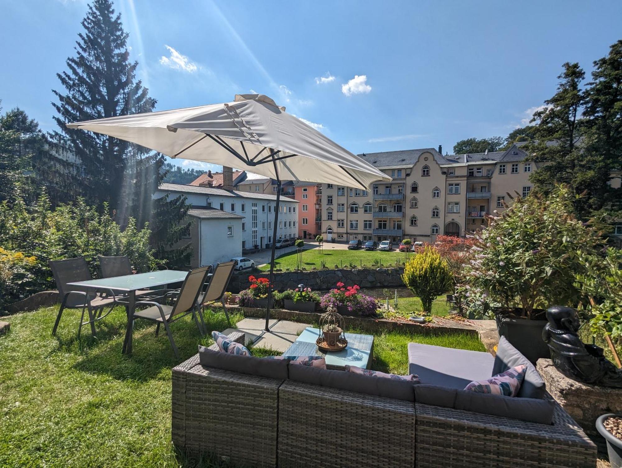 Hw2B - Urlaubsmagie - Wohlfuehlwohnung Mit Balkon, Pool, Sauna & Terrasse Sebnitz Exterior photo