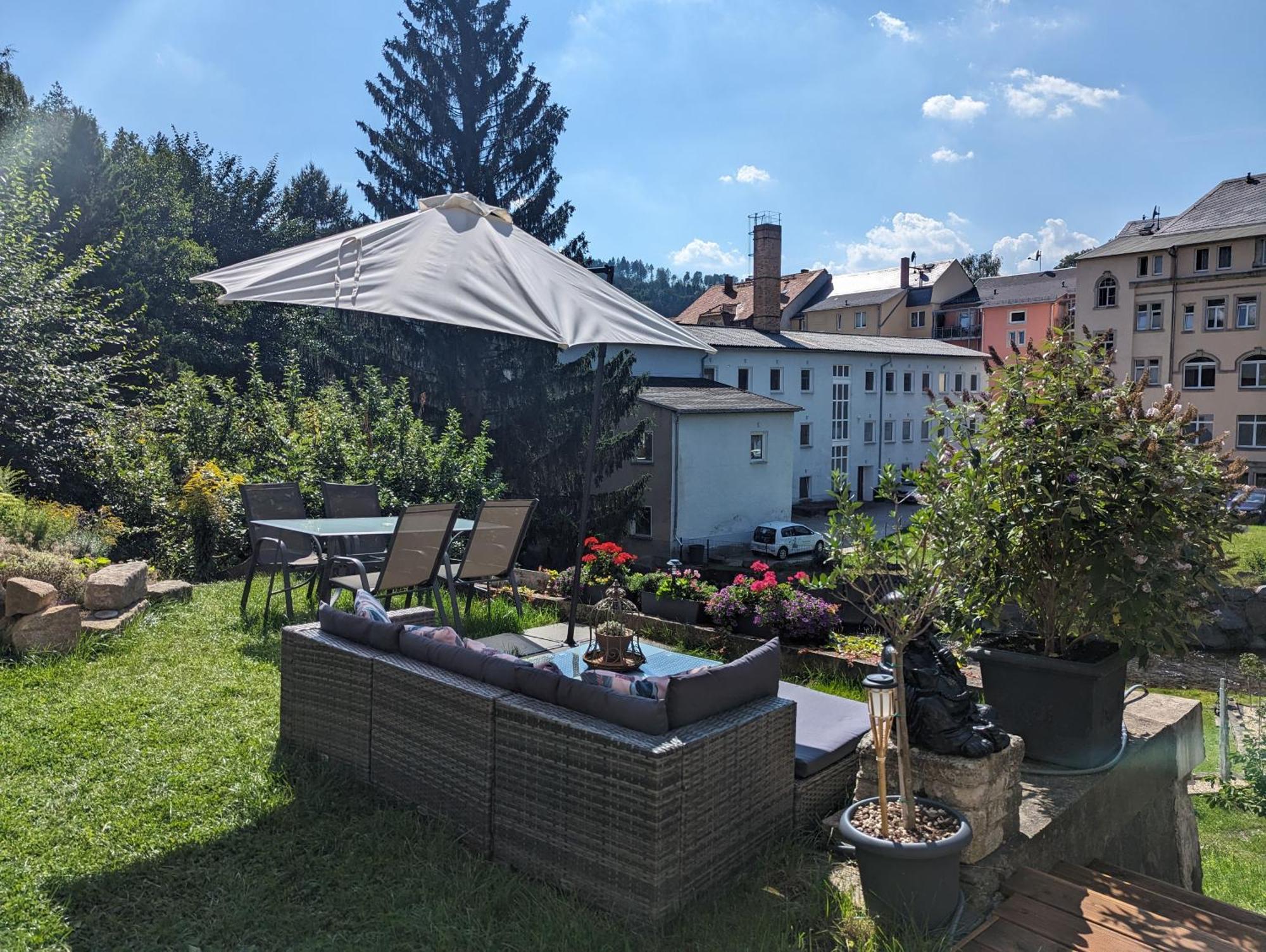 Hw2B - Urlaubsmagie - Wohlfuehlwohnung Mit Balkon, Pool, Sauna & Terrasse Sebnitz Exterior photo