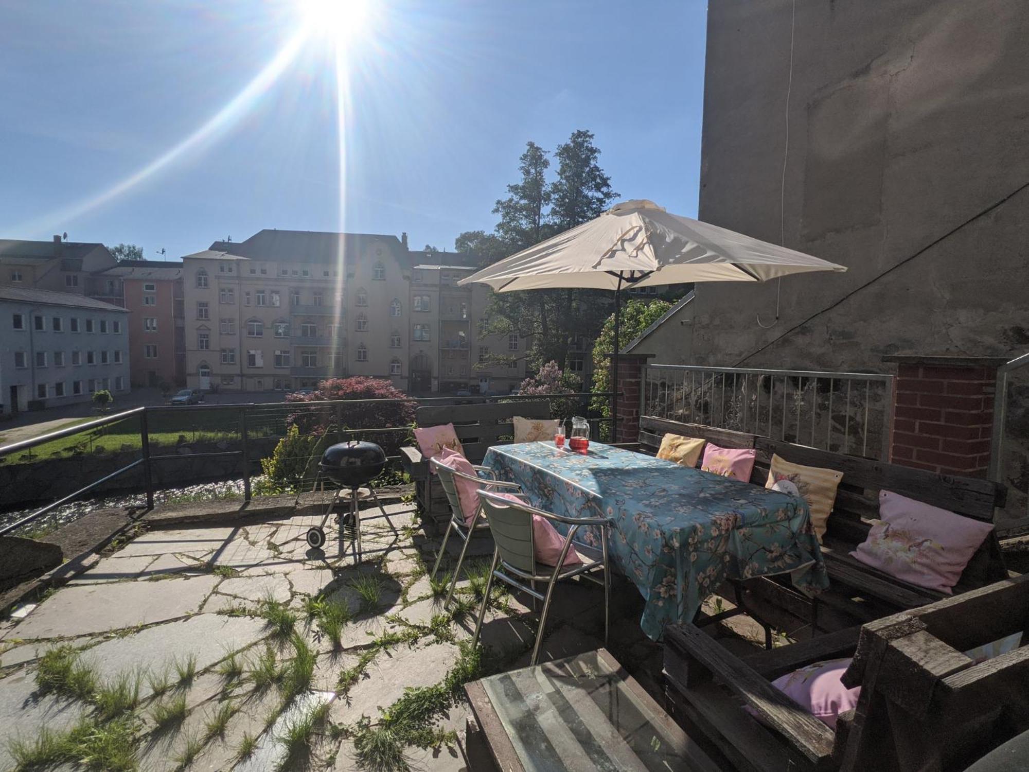 Hw2B - Urlaubsmagie - Wohlfuehlwohnung Mit Balkon, Pool, Sauna & Terrasse Sebnitz Exterior photo